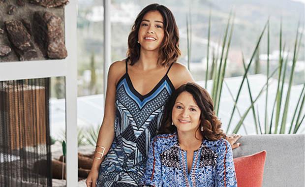 Gina Rodriguez fala sobre autoconfiança ao lado da mãe, Magali-0