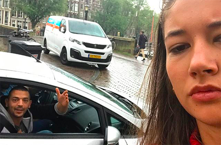 Cansada de receber cantada na rua, estudante expõe a cara dos assediadores no Instagram-0