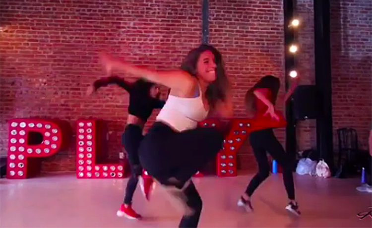 Mackenzie Ziegler faz dança eletrizante para música de Selena Gomez-0