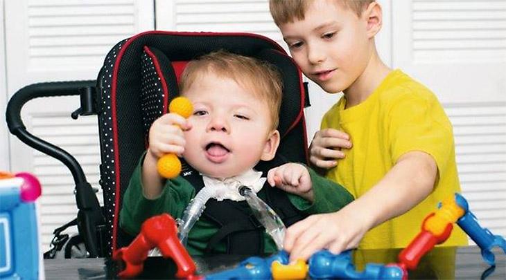 Ela criou uma incrível linha de brinquedos inspirada em sua filha com paralisia cerebral-0