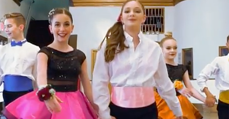 Em campeonato nacional, bailarinos do Dance Moms fazem número incrível para celebrar diversidade-0